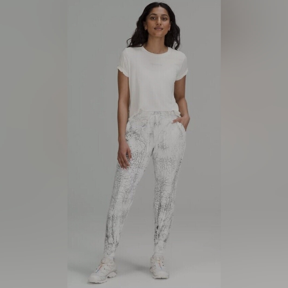NWT Lululemon Warm Down Jogger Size 0 Grey & White
